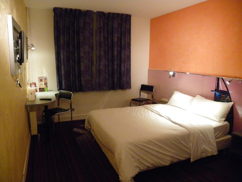 Hotel Logitel Saint-Doulchard Rum bild