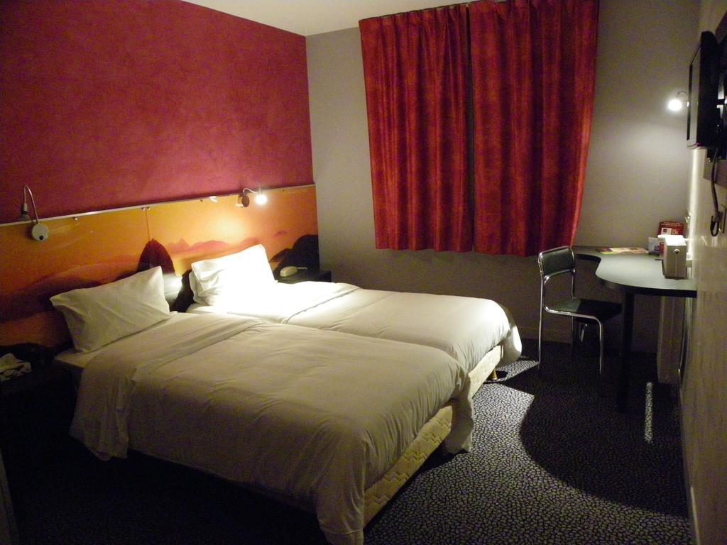 Hotel Logitel Saint-Doulchard Rum bild