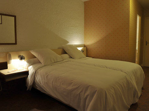 Hotel Logitel Saint-Doulchard Exteriör bild